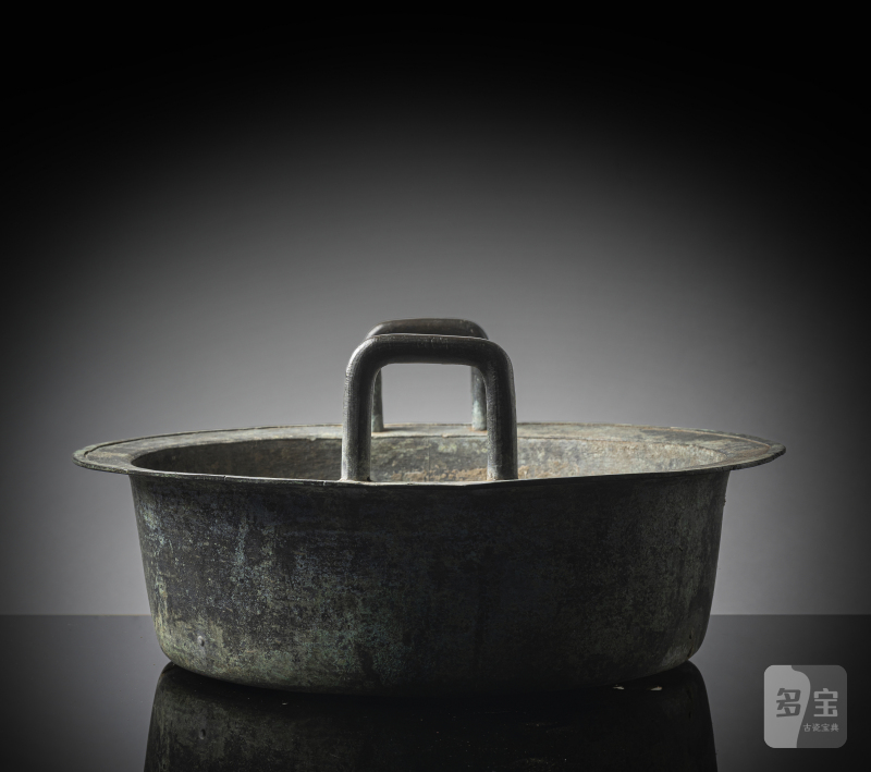 A bronze basin with relief and engraved decoration of fishes around a 'yin yang' symbol - 图3